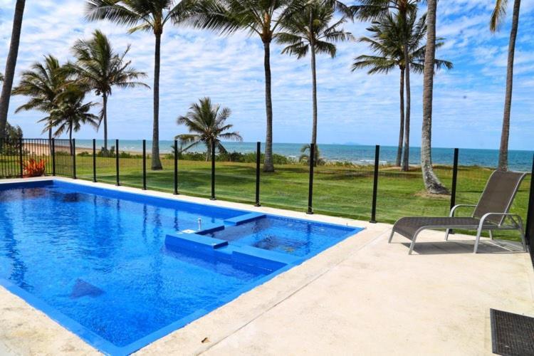 Grasstree Beach Sarina Beach Motel المظهر الخارجي الصورة