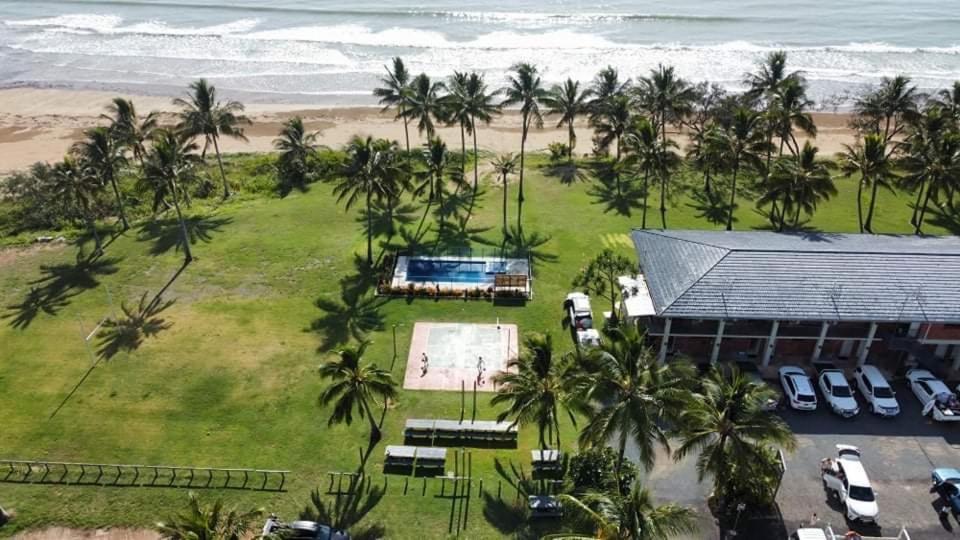 Grasstree Beach Sarina Beach Motel المظهر الخارجي الصورة