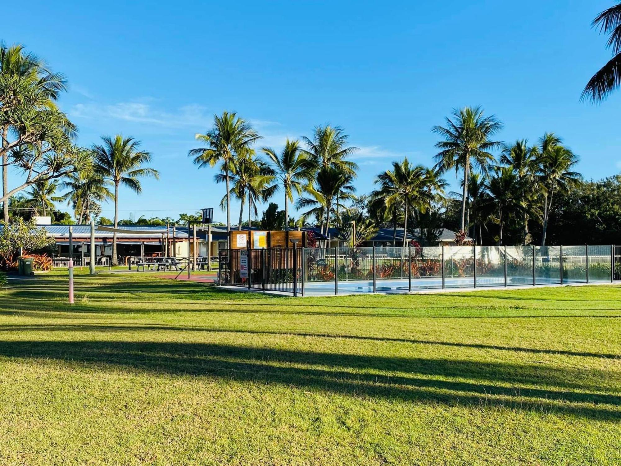 Grasstree Beach Sarina Beach Motel المظهر الخارجي الصورة
