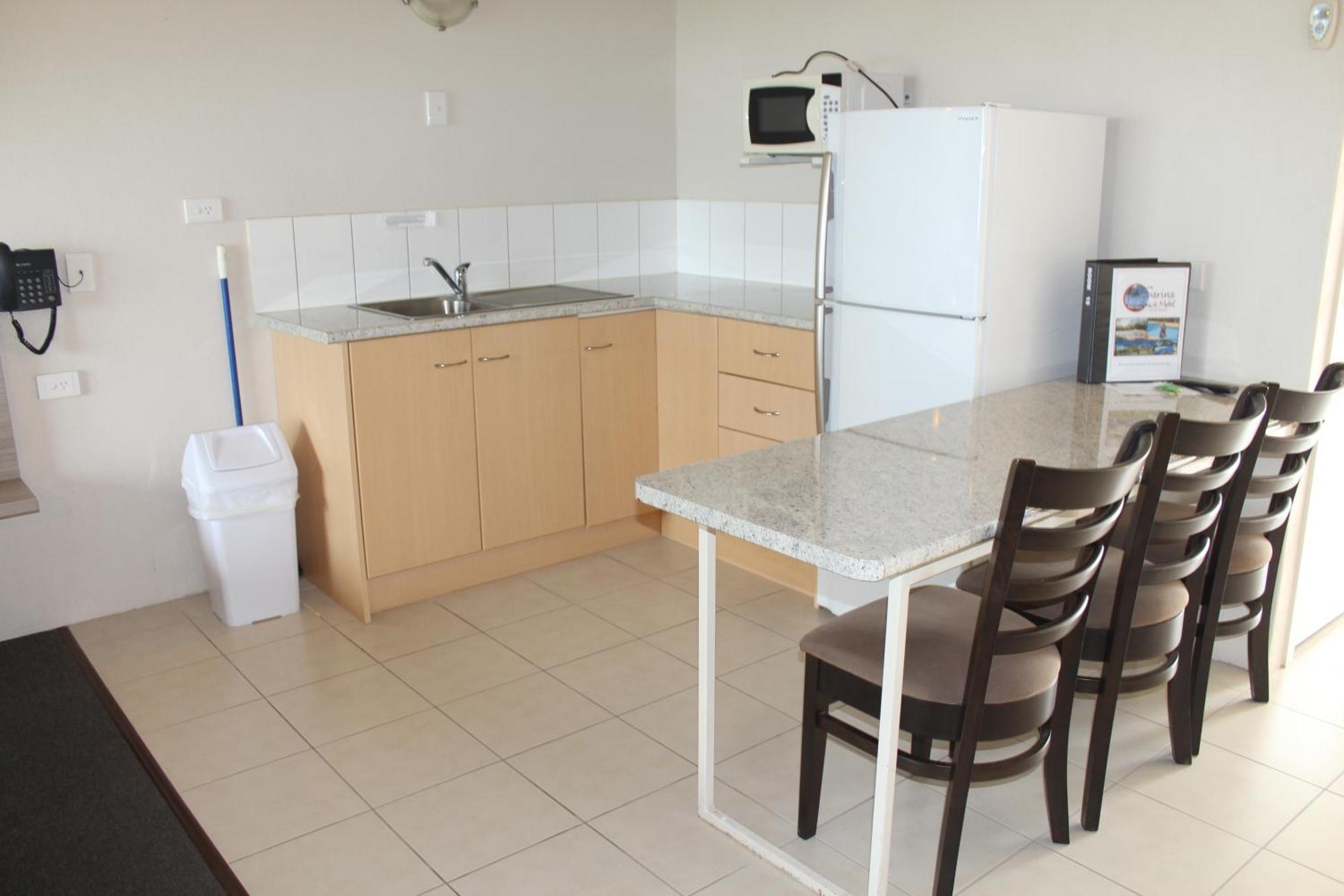 Grasstree Beach Sarina Beach Motel الغرفة الصورة
